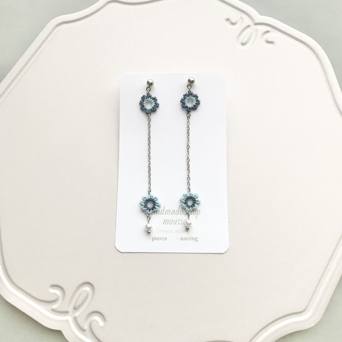 ゆらゆら小粒デイジーピアス/イヤリング くすみブルー×水色 
