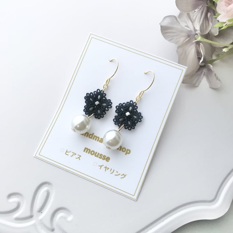パールとお花のピアス/イヤリング 黒 | HandmadeShop mousse