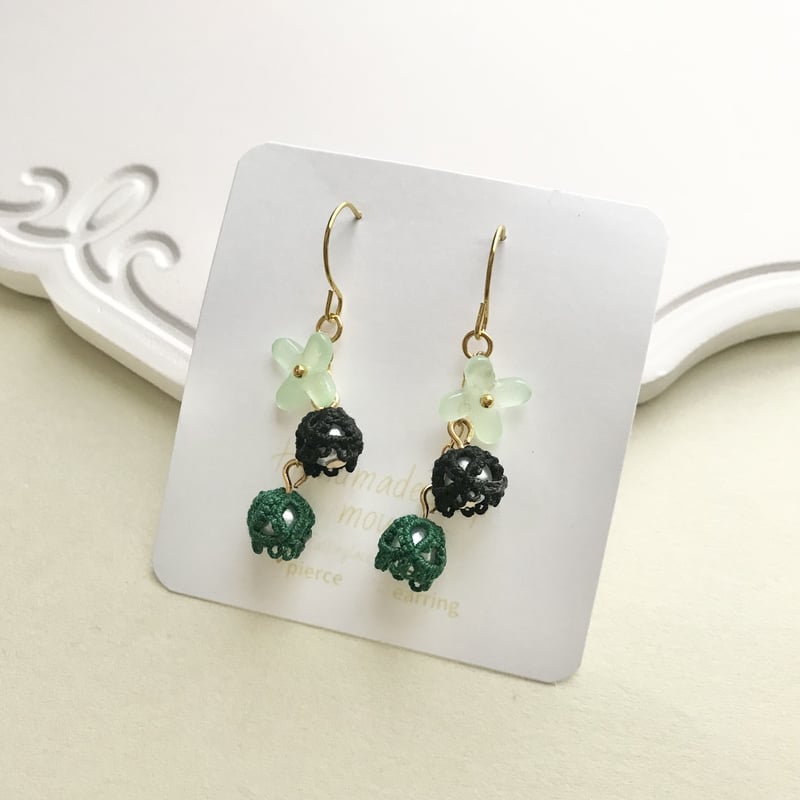 セール品〉すずらんピアス/イヤリング ブラック×深緑 | HandmadeShop