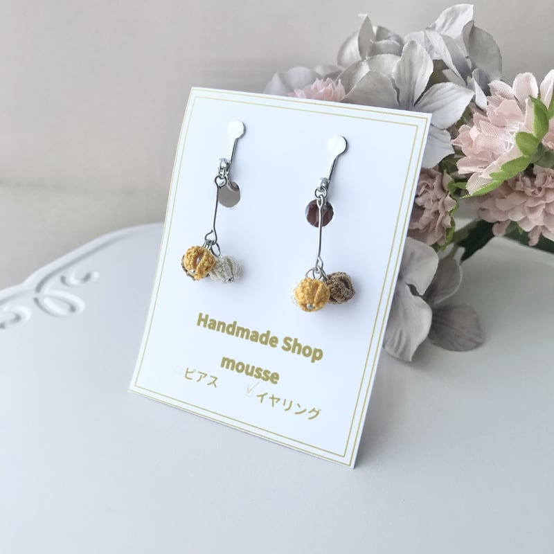 ポンポンポップピアス/イヤリング オレンジ | HandmadeShop mousse