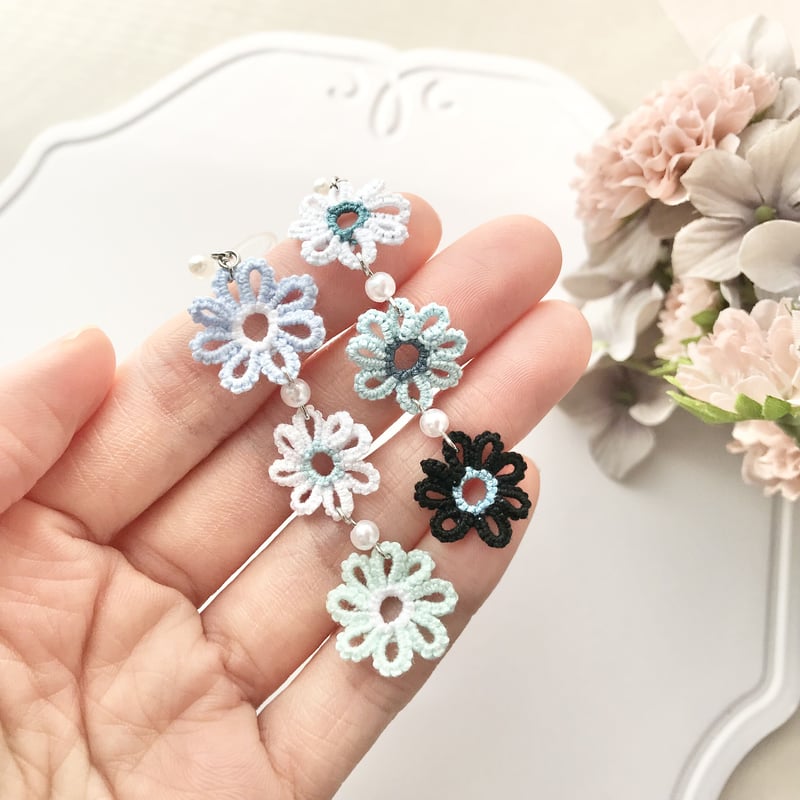 小花ピアス/イヤリング ミックスカラーバージョン 大人ブルー