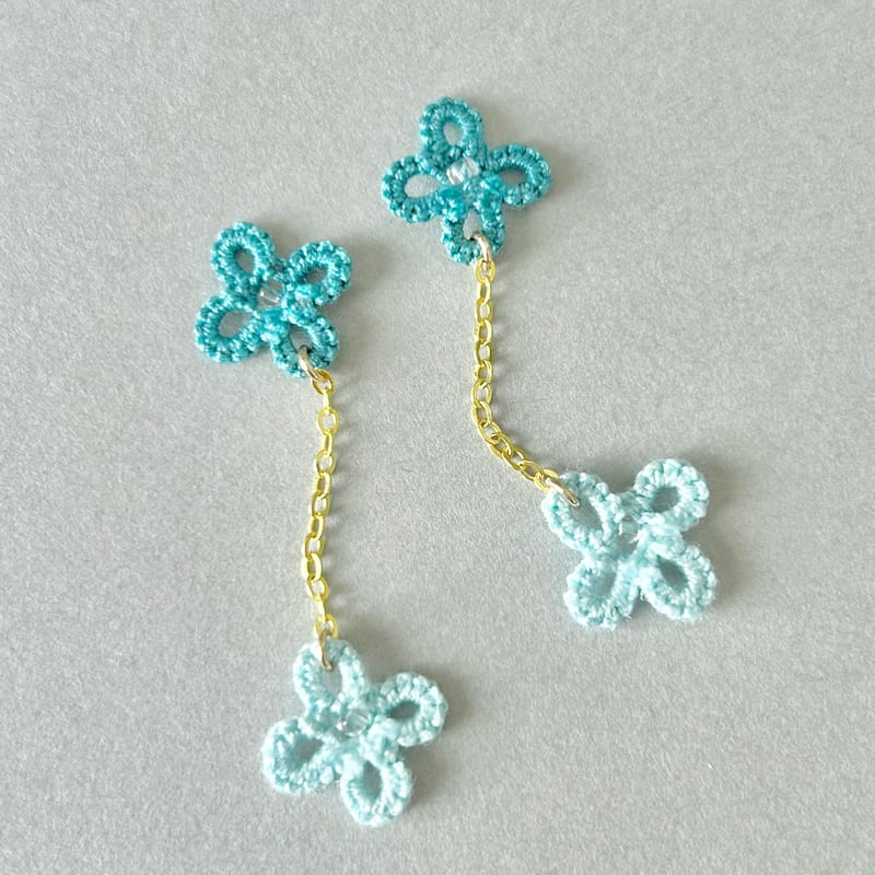かすみ草ピアス/イヤリング ブルーグリーン×空色 ロング