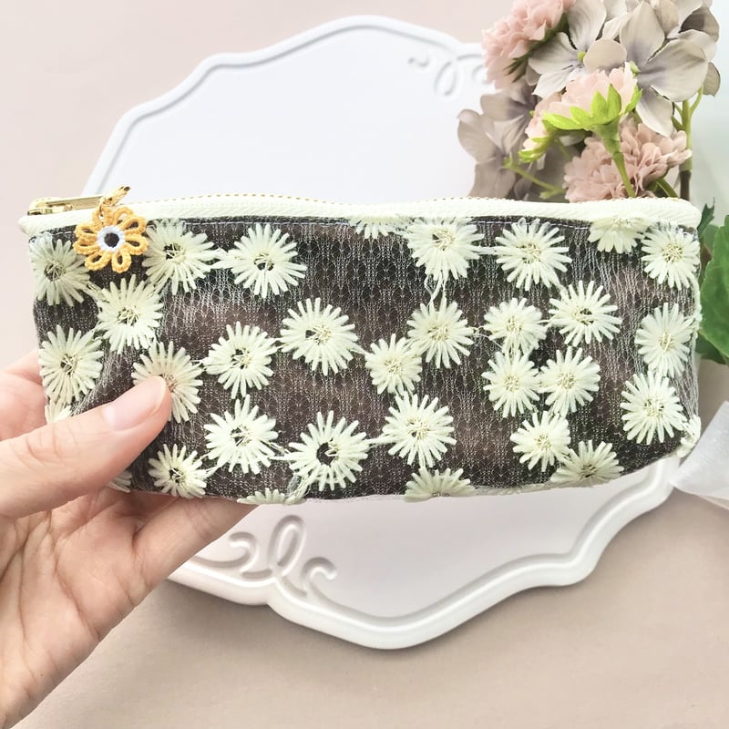 ファスナーレースポーチ（チャーム付き）こげ茶色 | HandmadeShop