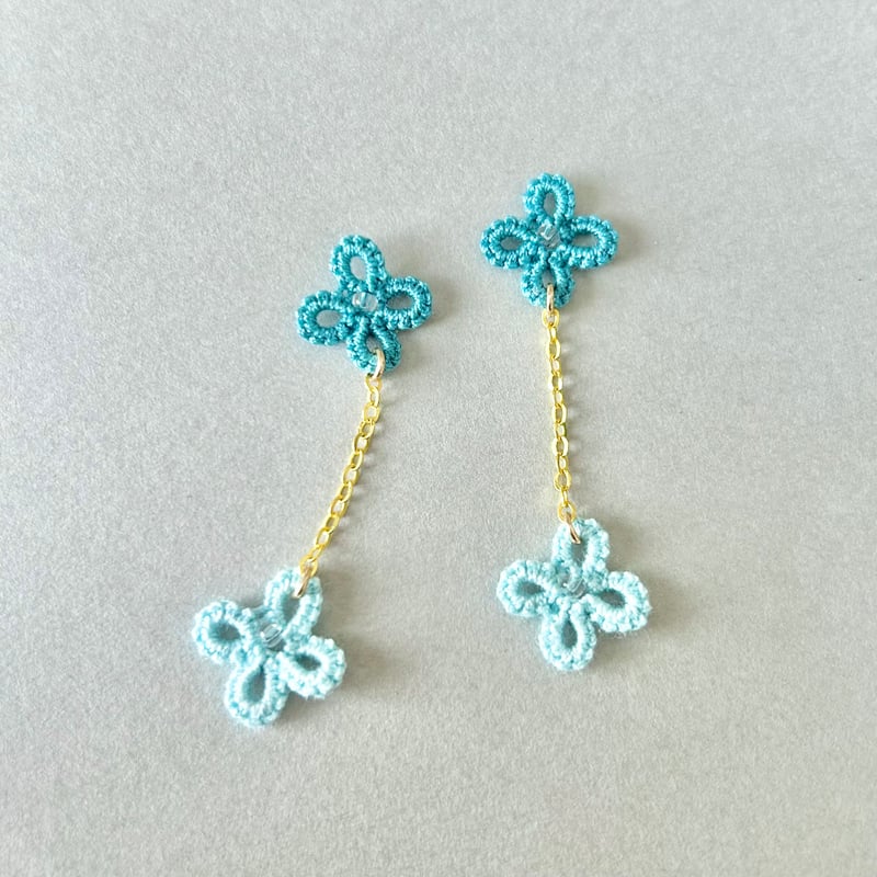 かすみ草ピアス/イヤリング ブルーグリーン×空色 ロング