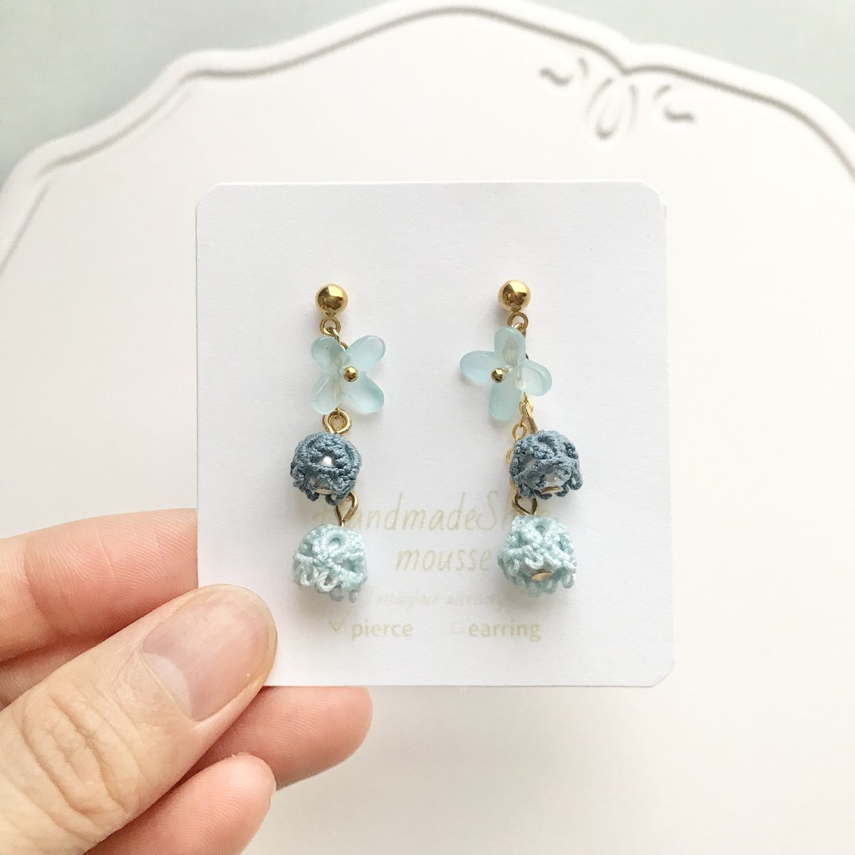 セール品〉すずらんピアス/イヤリング 水色×くすみブルー