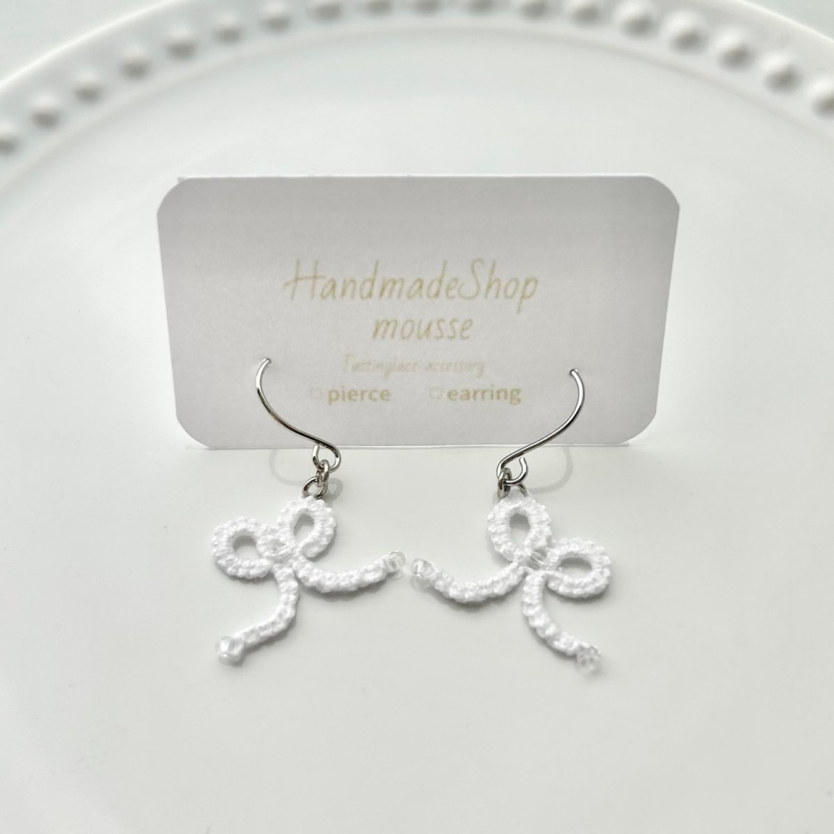 リボンピアス/イヤリング ホワイト | HandmadeShop mousse 