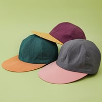 TWO TONE CAP