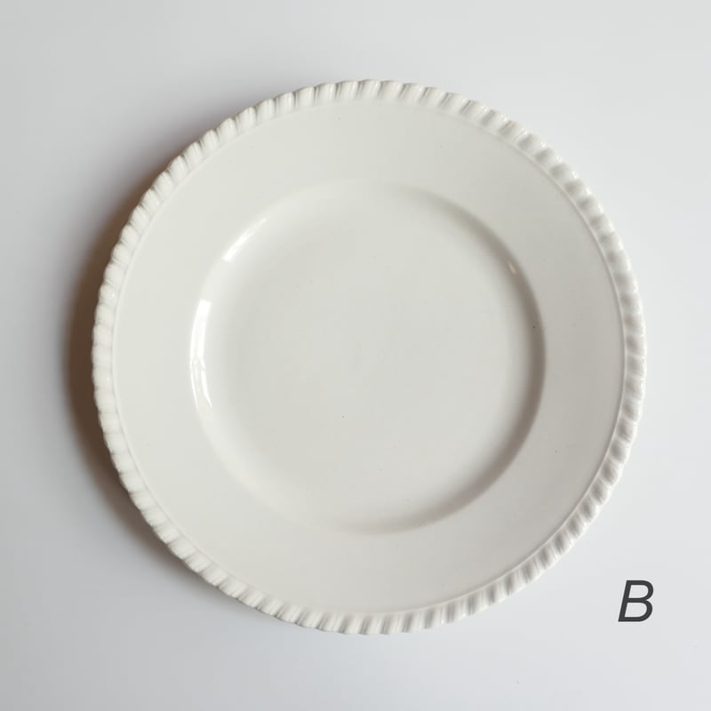 ☆K様お取り置き品／France antique 編み込みレリーフの白いデザート皿