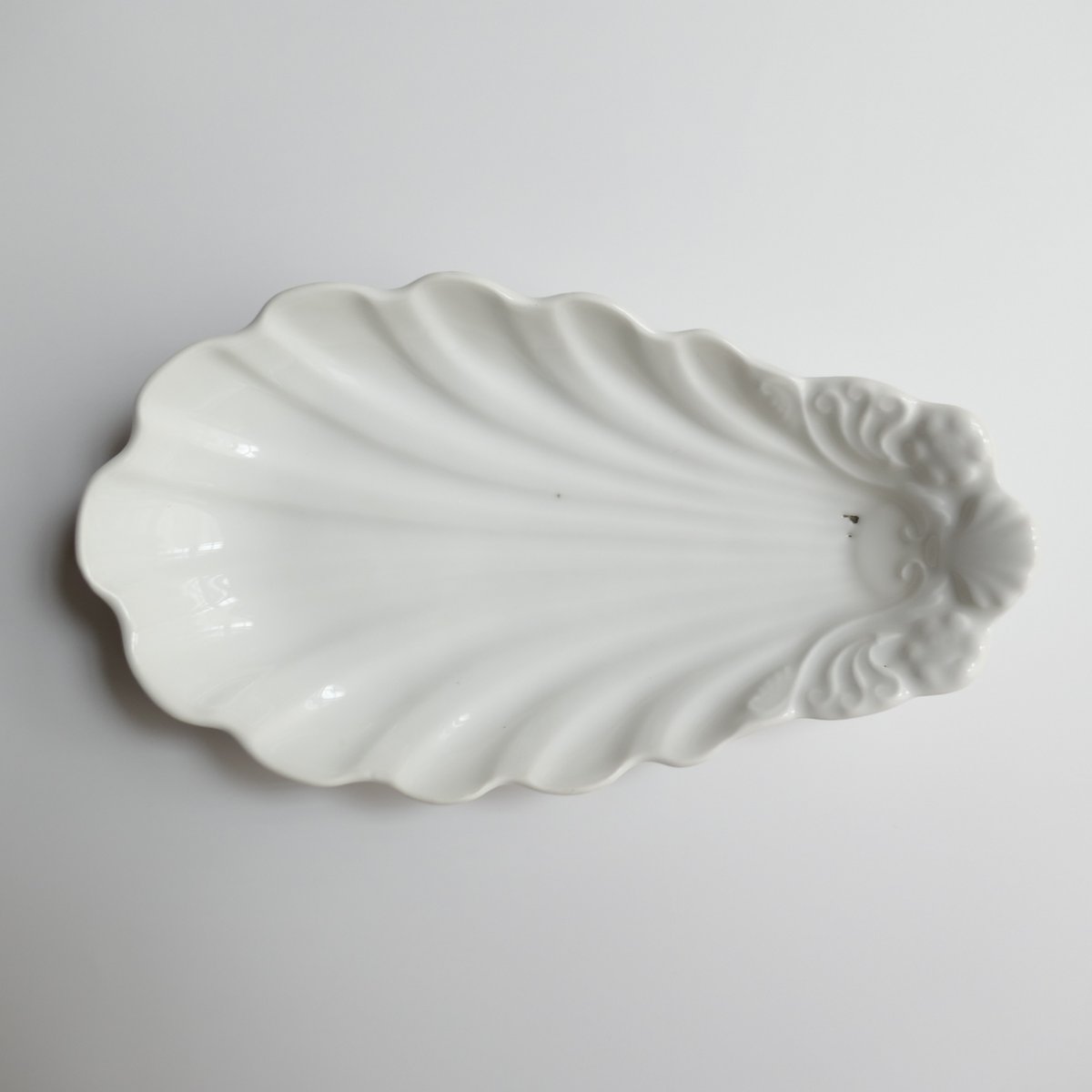 Porcelaine de Paris コキーユ型ラヴィエB | Reinette