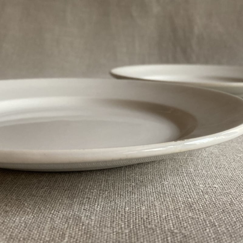 Digoin et Sarreguemines 19世紀の白いお皿 2枚揃え | Reinette