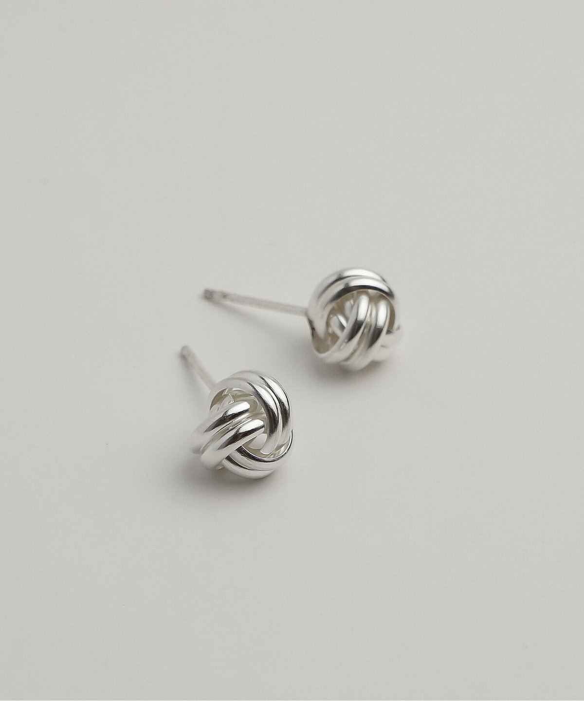 シルバー ノットデザインピアス VIS(ビス) / ノットデザインピアス (アクセサリー / ピアス（両