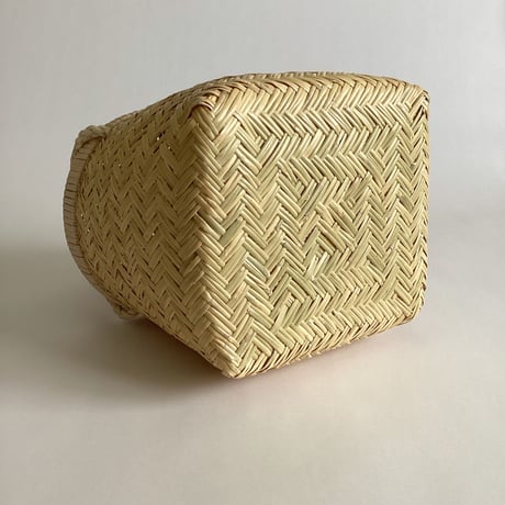 すず竹(篠竹)の小さなかご
