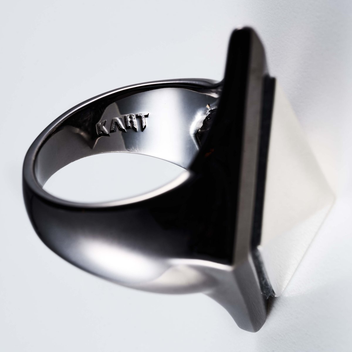 Monochrome ring | KATSUMA_ART