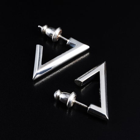 TRIANGLE PIERCE
