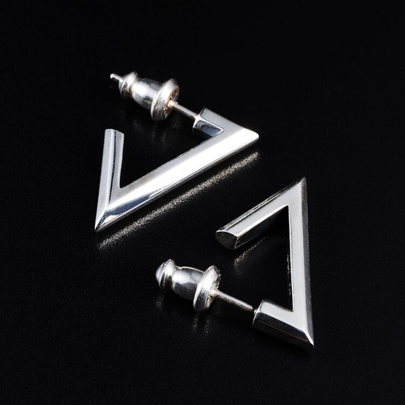 TRIANGLE PIERCE | KATSUMA_ART