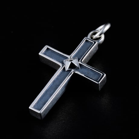 STUDS CROSS REVERSE TOP