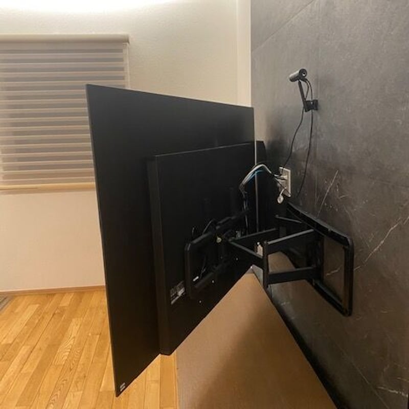 70インチまで対応のスイング金具 | DEPT WEB STORE