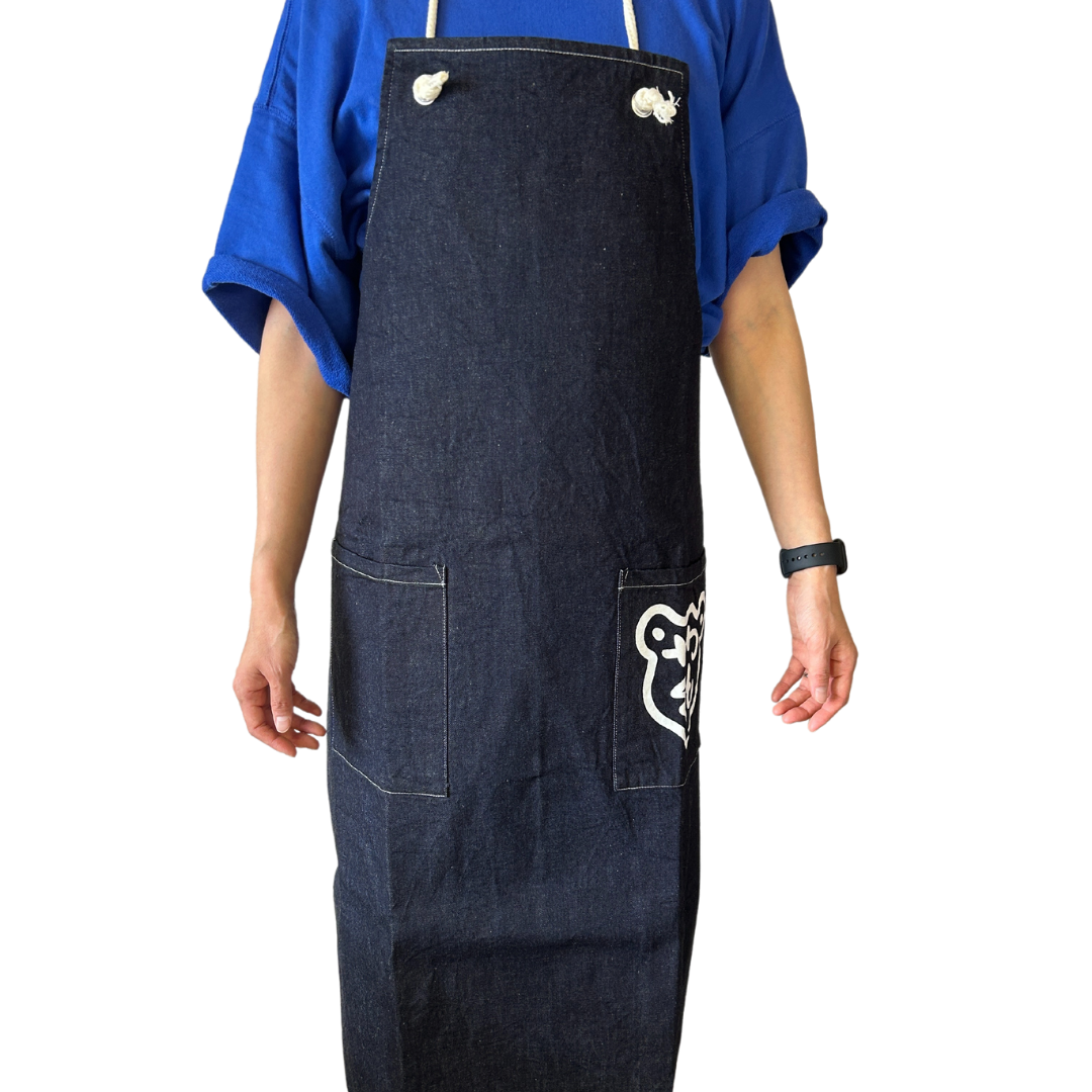 木彫り熊 エプロン | 八雲町丘の駅オンラインショップ