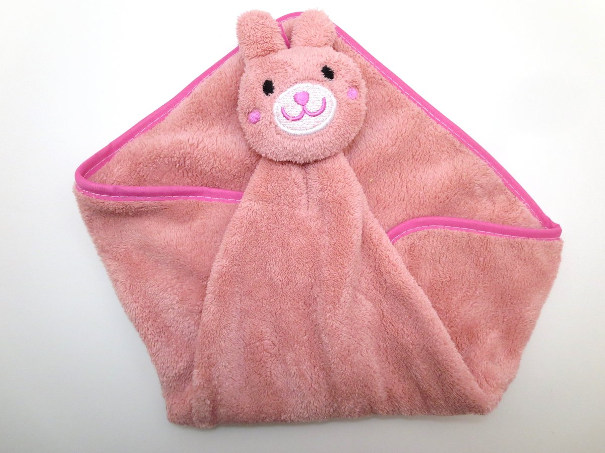 ピンクのウサギキャラクタータオル 楽天市場】おぱんちゅうさぎ ダイカットタオル ループ付き