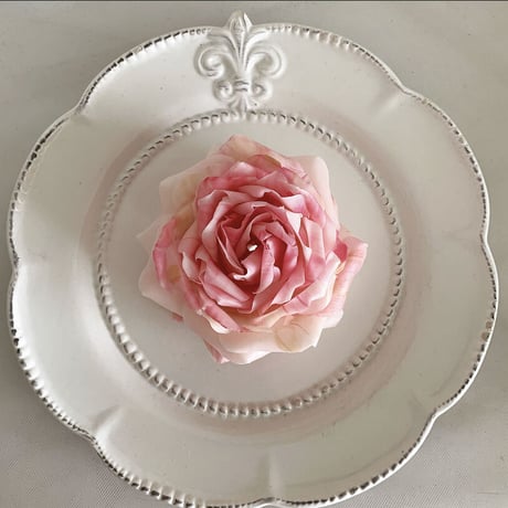 ロサケンティフォリアキャンドル（rosa centifolia）