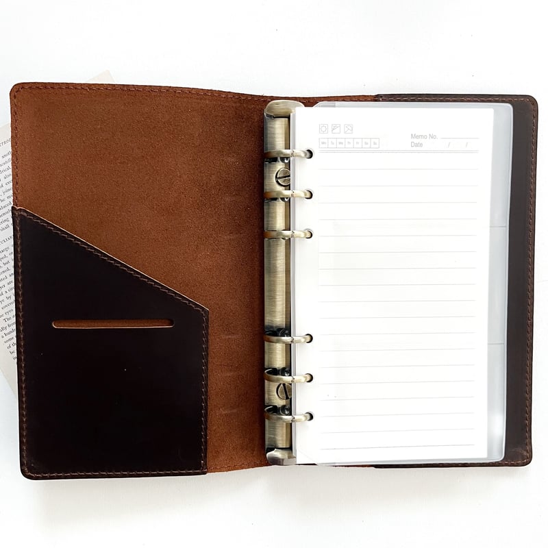 ❤️お値下げ中❤️【新品】システム手帳　レザー　A6　本革　ダークブラウン A6 バインダー システム手帳 レザー《brown》[T027] | Misty