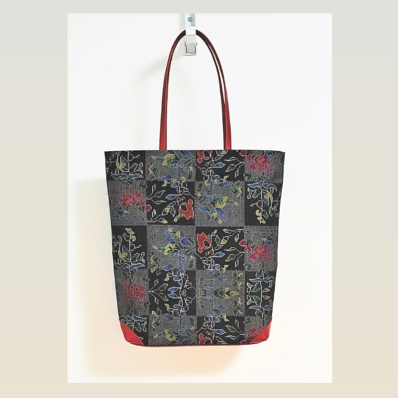 A4サイズ対応 大島紬 亀甲菱花文×酒袋 リメイク ワックスコードハンドルバッグ ◇30%off◇絹の帯と帯締めのバッグ 舞桜文柄 帯リメイク224AB