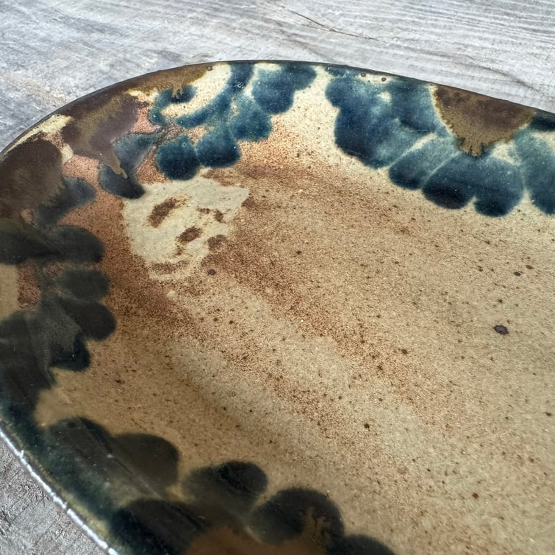 赤土素地の温もり 縁釉が映える作家物焼締め陶器皿 赤土素地の温もり 縁釉が映える作家物焼締め陶器皿 Oシリーズ
