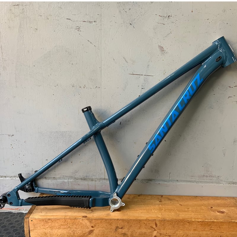 Santacruz Chameleon 2024 Mサイズ 送料あり | 明雅屋STORE Santacruz Chameleon 2024 Mサイズ 送料あり | 明雅屋STORE