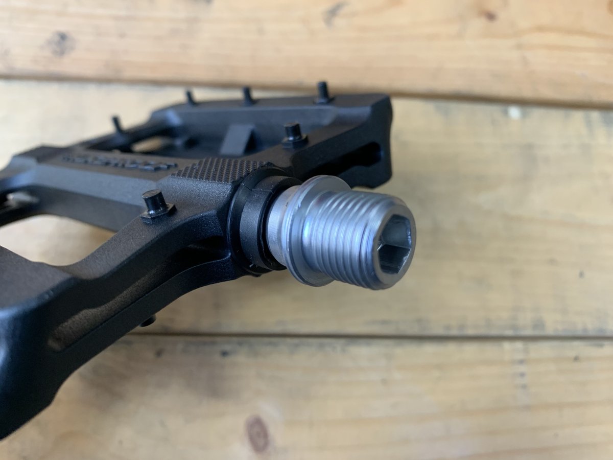 NUKEPROOF NEWTRON EVO フラットペダル ブラック | 明雅屋STORE NUKEPROOF NEWTRON EVO フラットペダル ブラック | 明雅屋STORE