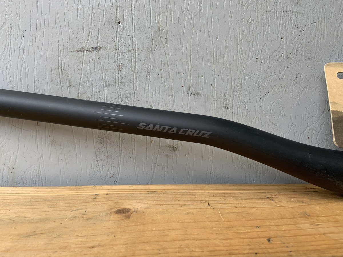 SANTA CRUZ ハンドル 800mm 35mm rise カーボン SANTA CRUZ ハンドル 800mm 35mm rise カーボン Santa Cruz 35mm Rise