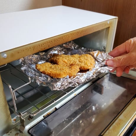 ソースなど付属品なし「小さいロースかつ６個」付属品付より70円お得