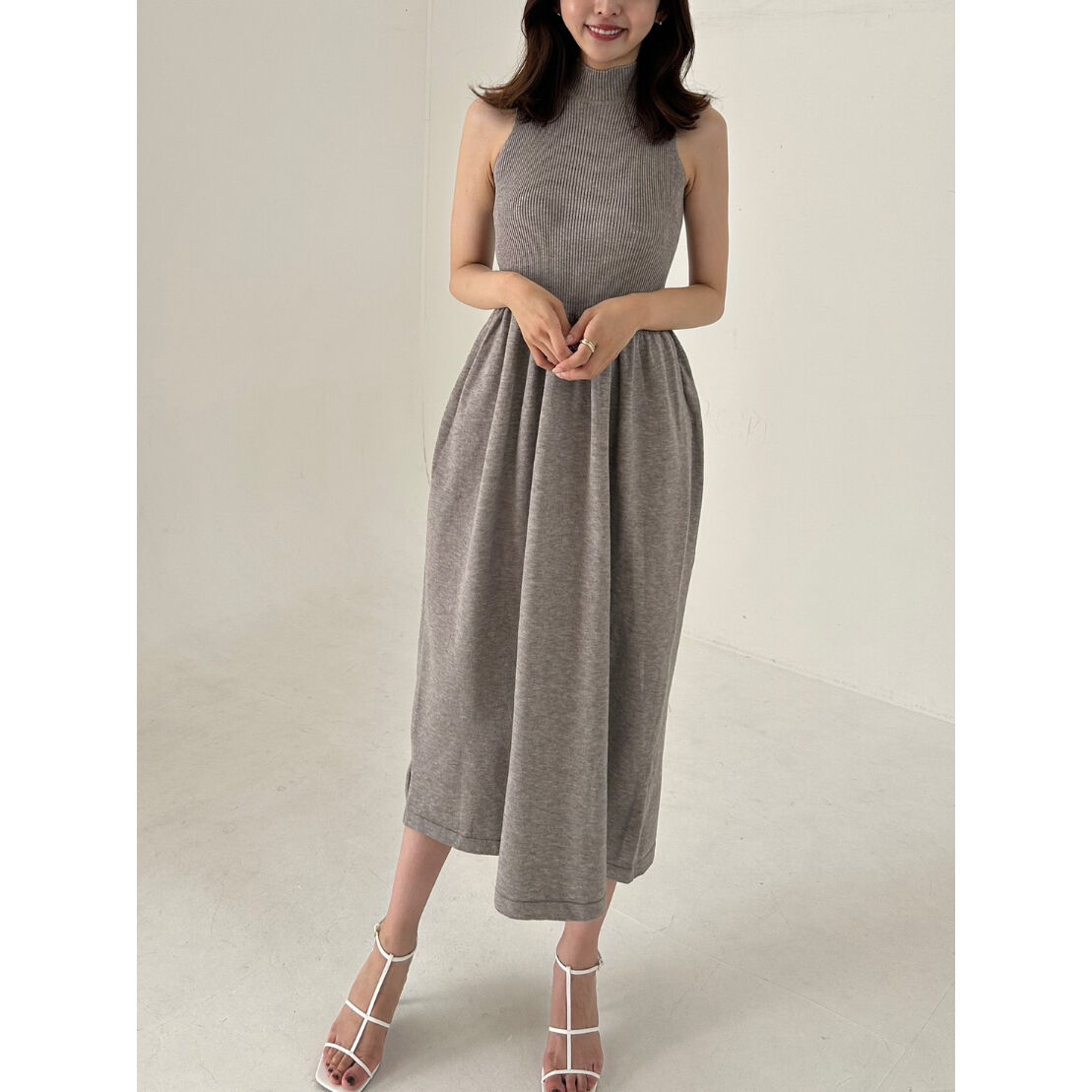 elegant flea nosleeve knit onepiece grey