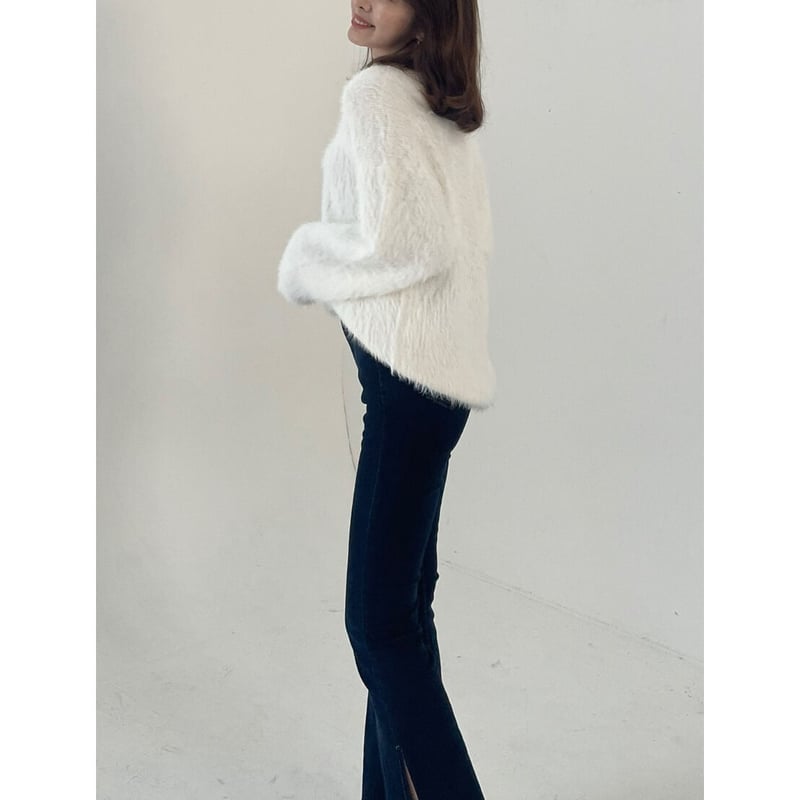 pure white v neck knit | LOVAN'