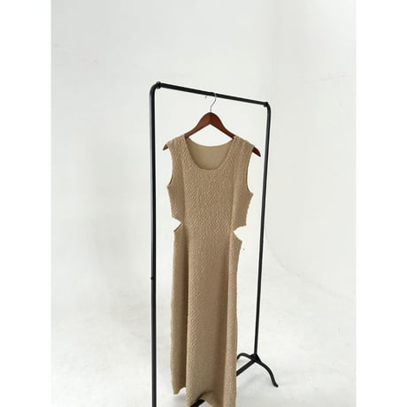 elegant cut out design onepiece（裏地付き）