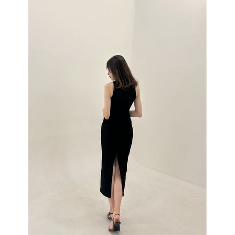 back slit nosleeve onepiece