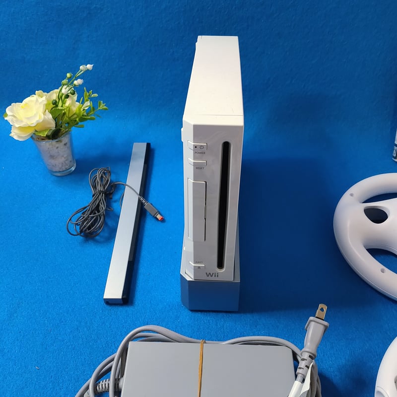 4人ですぐに遊べる♪マリオカートwii 本体一式 ハンドル4個 4人ですぐに遊べる♪マリオカートwii 本体一式 ハンドル4個