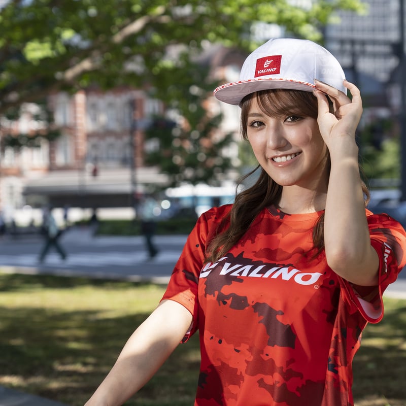 VALINOステッカーボムデザインキャップ WHITE 【VA-CAP-022】 | VAL