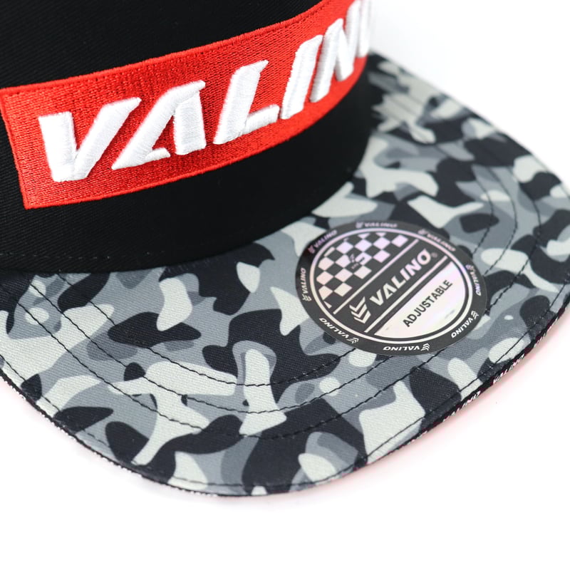 キャップランキング3位】ツバに迷彩柄が入ったVALINO キャップ