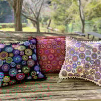 現地購入　ペルー刺繍　アルパカウール　クッションカバー 2枚組 ペルーアルパカウール 手刺繍クッションカバー レインボー