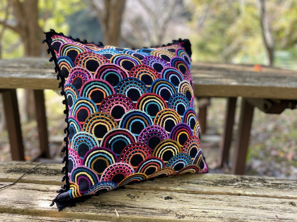 ペルーアルパカウール 手刺繍クッションカバー レインボー