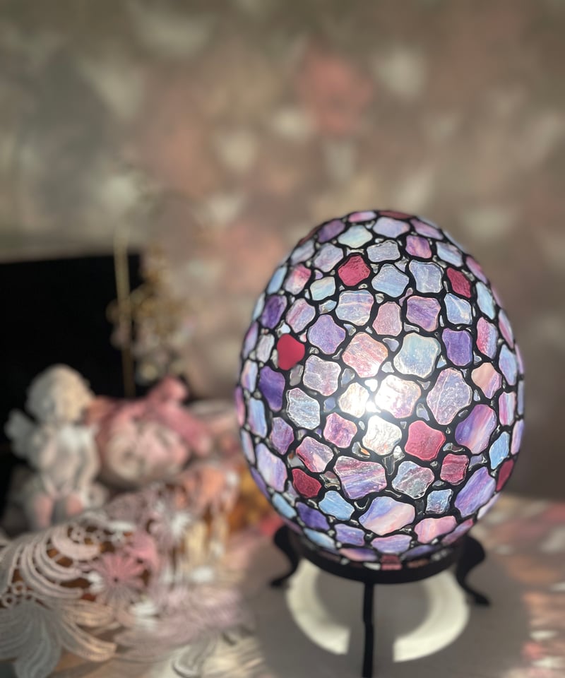 パープルとピンクのステンドグラスランプ e576d4d7fb72fac792319383007ea4