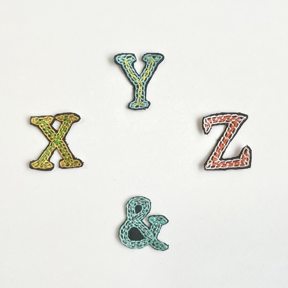 ワッペン風 //イニシャル刺繍 S // XYZ& | S.Art//3291