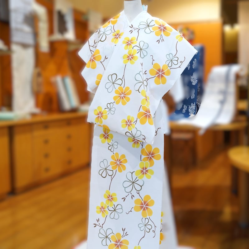 竺仙浴衣「コーマ白地差分・注染・クローバー繋ぎ」 | MINOKO STORE