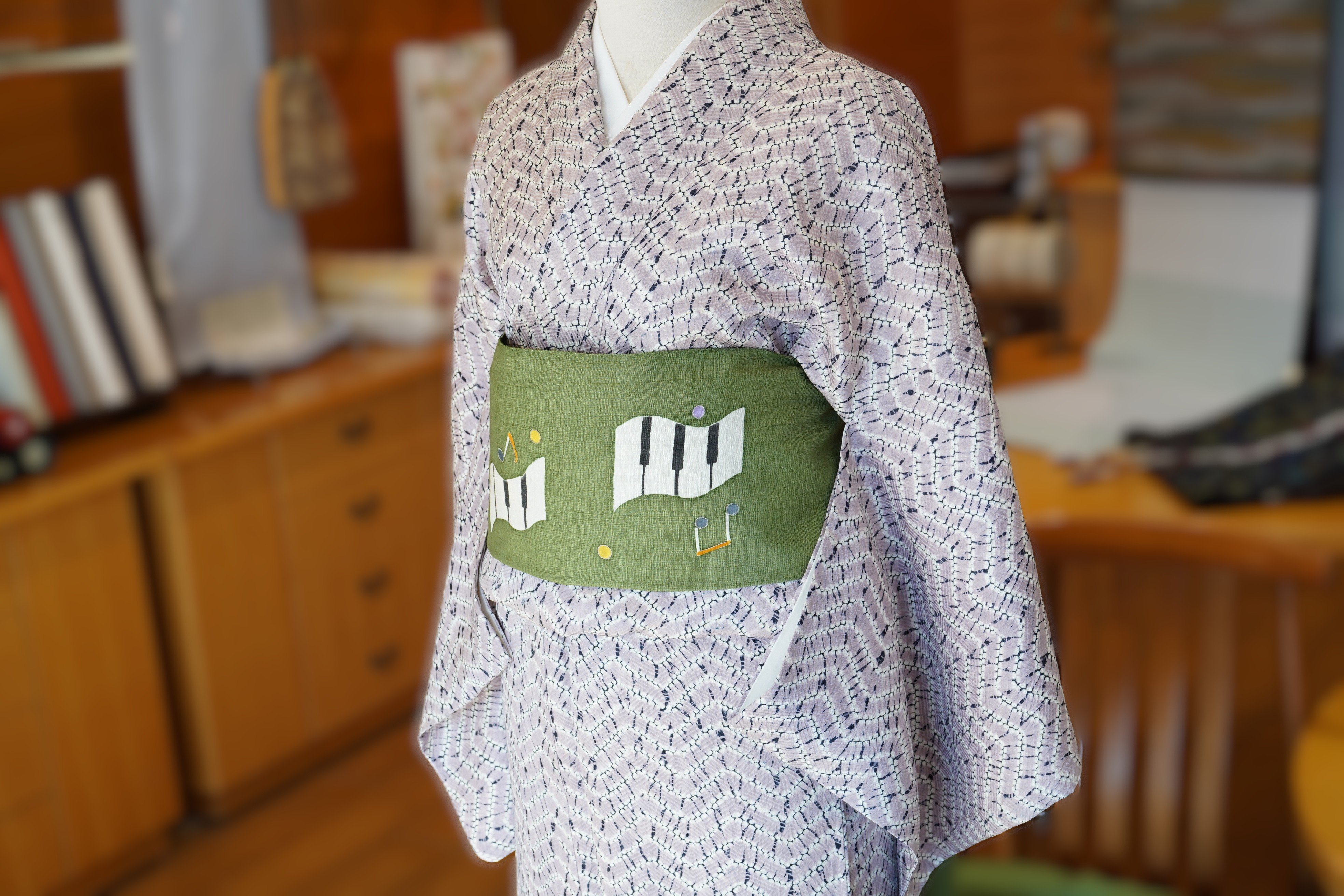 九寸帯（名古屋帯）「型絵染・岡田その子・メロディ」 | MINOKO STORE