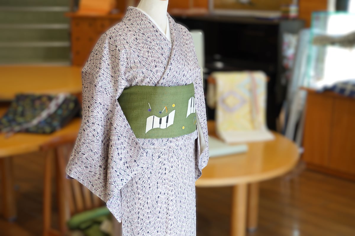 九寸帯（名古屋帯）「型絵染・岡田その子・メロディ」 | MINOKO STORE