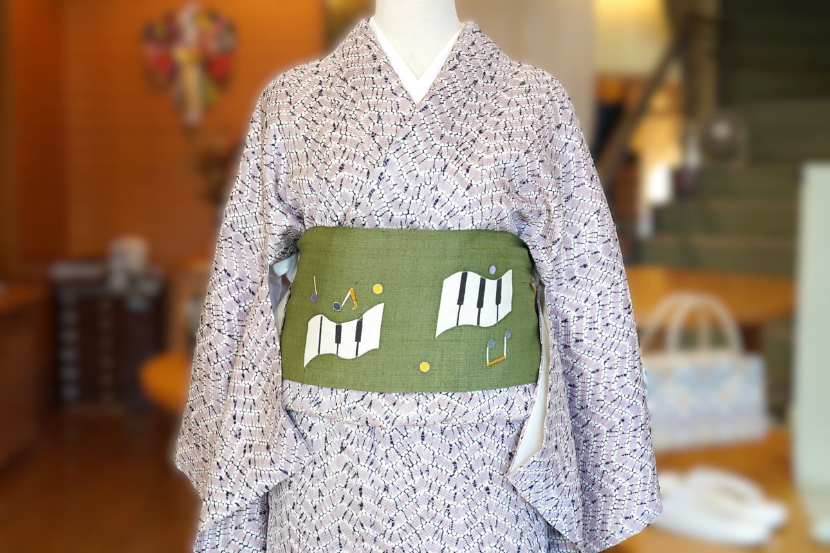 型絵染作家 岡田その子　ふくろう　フクロウ◆型絵染九寸名古屋帯　黒地　未仕立 九寸帯（名古屋帯）「型絵染・岡田その子・メロディ」 | MINOKO STORE