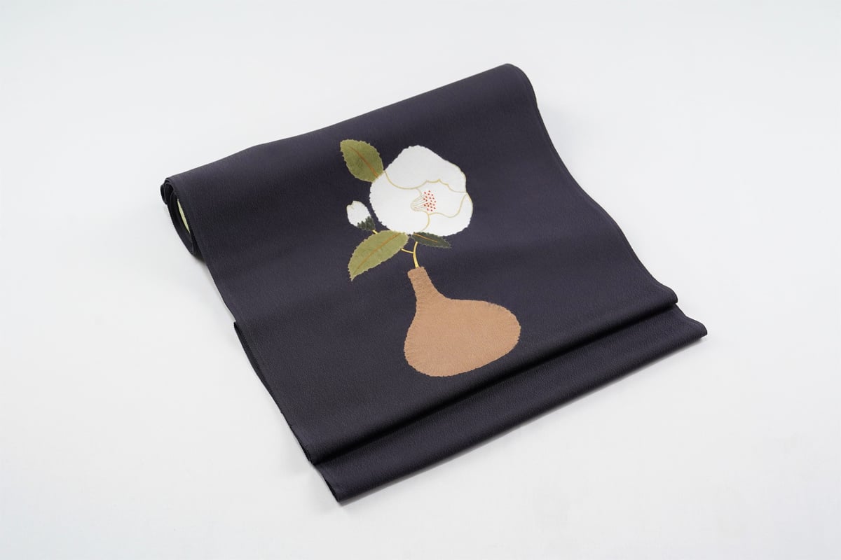 九寸帯「染の川勝・花瓶に椿」 | MINOKO STORE