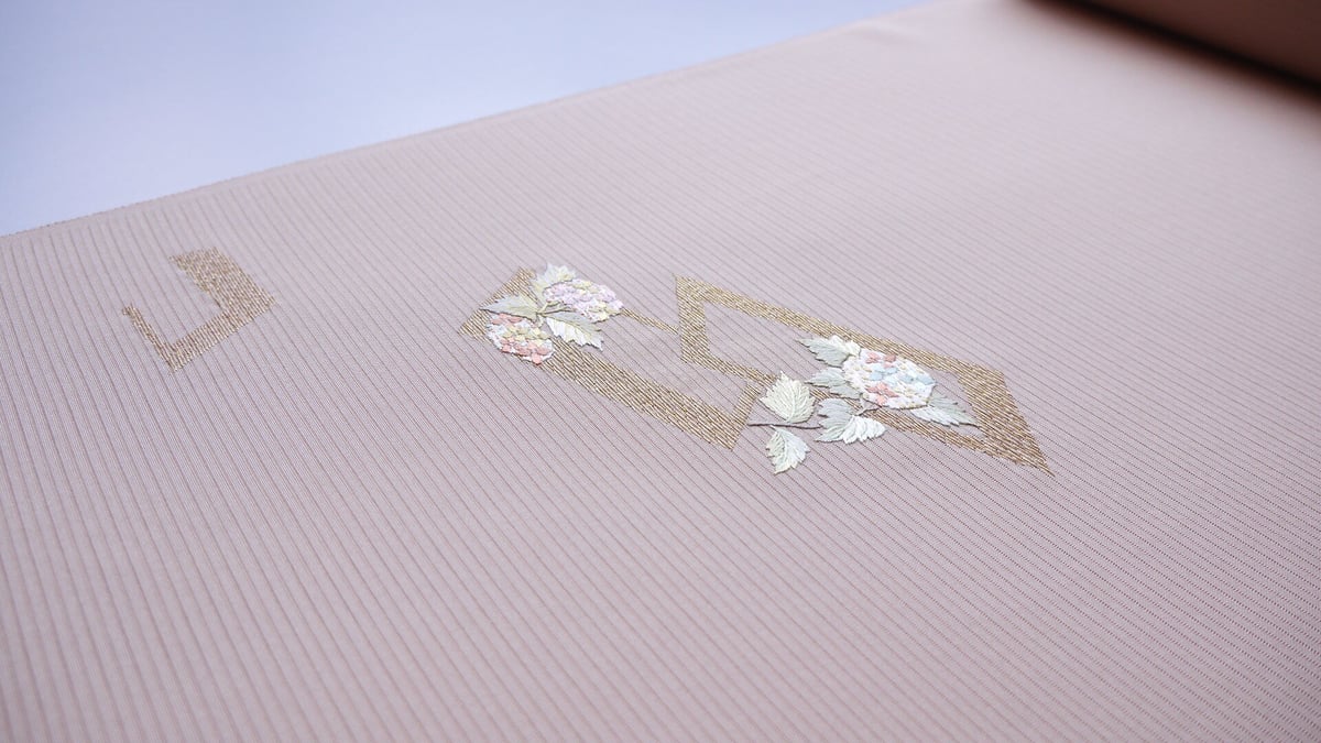 紬　付下げ　刺繍　花筏に花弁 fit=scale-down,w=1200