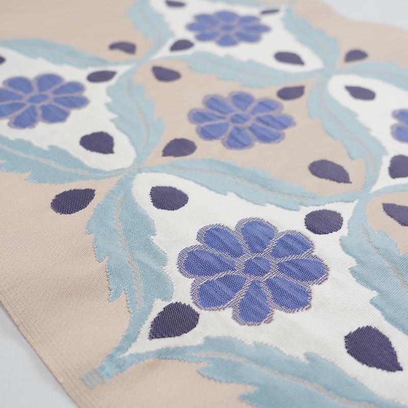 九寸(名古屋帯)「洛風林の帯・オスマン花文・灰桜色」 | MINOKO STORE