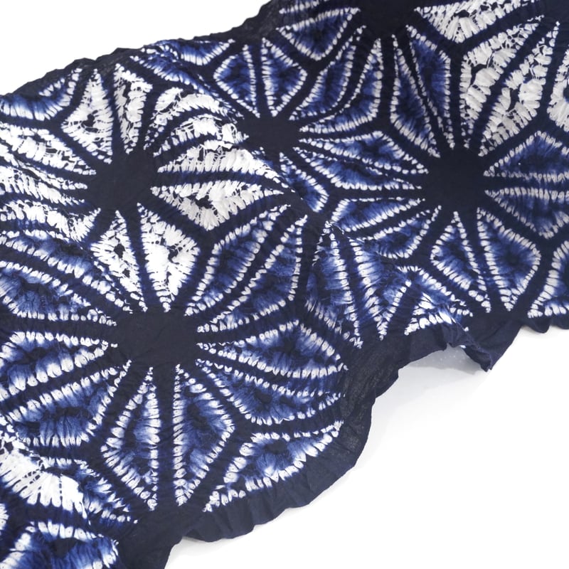 アッコです❣️ 【着物と帯 時流】Y25695◆本場有松鳴海絞り 浴衣◆ 有松絞り【浴衣】鉄線 綿 有松鳴海絞り 総絞り 藍 紺 白 赤 紅